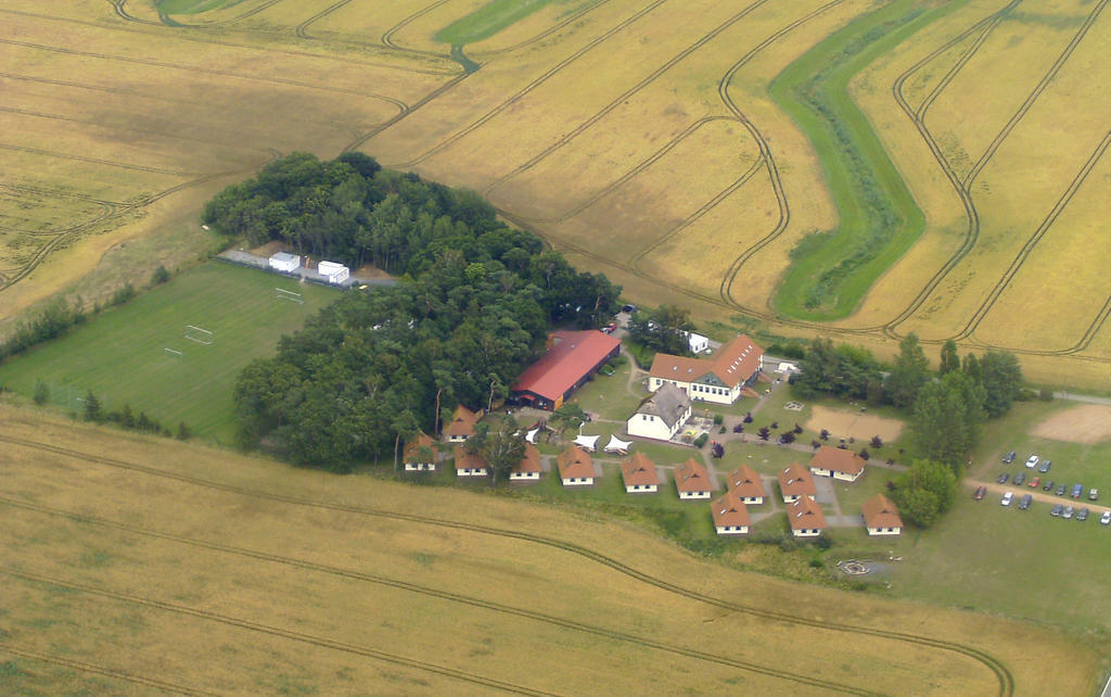 Jugendtours-Feriendorf Ummanz Стая снимка